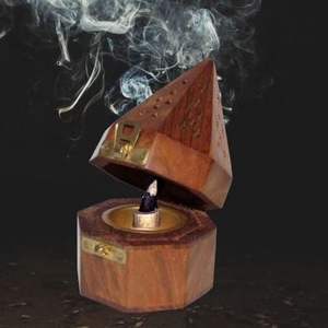 Quemadores bakhoor de madera tradicionales con detalles vintage y acabado de primera calidad para una fragancia duradera en los hogares - Product Image 5