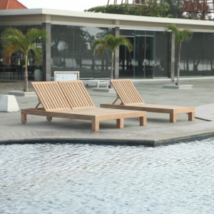Tumbona Moderna de Madera de Teca para Exteriores con Respaldo Ajustable y Diseño sin Brazos para Uso en Parques - Product Image 4