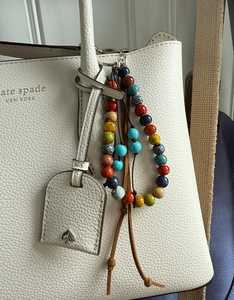 Breloques de sac | Coloré | Amusant | Accessoire perlé | Tendance | Pierres précieuses | Perles de verre et de cristal modernes | Votre sac préféré - Product Image 1