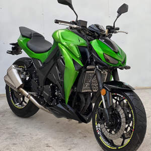 Motocicleta Deportiva Kawasaki Z1000 de Segunda Mano, Motor de Gasolina, Rendimiento Emocionante - Product Image 1