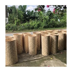 แผ่นไม้ไผ่เวียดนามสำหรับสานม้วน/แผ่นปูพื้นไม้ไผ่// แผงไม้ไผ่ยี่ห้อเฮเลนสำหรับร้านอาหารกลางแจ้งบนหลังคา - Product Image 1