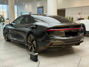 Lutoss Emeyar Sedán Eléctrico 2024, Batería de Litio de 110kWh, Tracción en las Cuatro Ruedas, Carga Rápida, R18, Interior Oscuro, Techo Panorámico, Listo para Enviar - Product Image 2