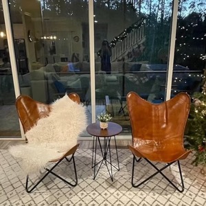 Silla de mariposa de cuero marrón vintage cosida a mano con marco de hierro plegable recubierto de polvo lateral diseño rústico para dormitorio uso al aire libre - Product Image 2