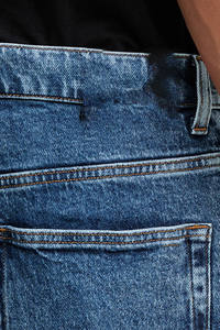 Pantalones vaqueros elegantes para hombre, diseñados para marcas de ropa casual y de estilo de vida, disponibles para producción al por mayor y de marca privada a nivel mundial. - Product Image 4