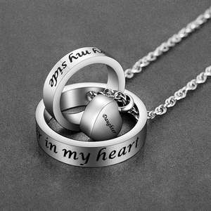 สร้อยคอโกศลูกสาวสำหรับขี้เถ้าไม่ได้อยู่ข้างฉันตลอดไปในหัวใจของฉันแกะสลักล็อกเก็ตที่มีขี้เถ้าสร้อยคอกำหนดขนาดได้เอง - Product Image 3