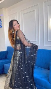 Hermosa Recepción de boda especial tela de Georgette pura Color negro Fancy Lehenga Choli Set drapeado la novia a bajo precio - Product Image 5