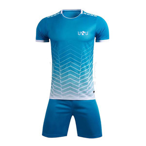 Tenue de football personnalisée de haute qualité pour équipe, légère, à manches courtes, durable, 100 % polyester, avec design personnalisé et service OEM - Product Image 1