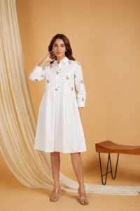 Vêtements de marque personnalisés Robe décontractée à imprimé floral blanc pour femme Vêtements pour femme au prix le plus bas - Product Image 4