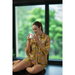 Conjunto Casual de Dos Piezas con Pantalones Cortos y Top de Manga Tres Cuartos en Tela Crepé para Primavera/Verano - Product Image 1
