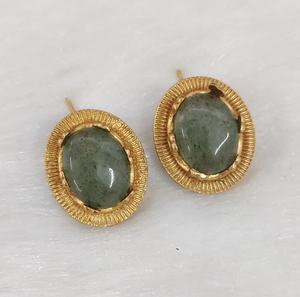 Pendientes Sabyasachi de Latón con Acabado Dorado, Perfectos para Fiestas, Pendientes Minimalistas, Diseño Moderno y de Tendencia - Product Image 5