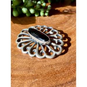 Broche Vintage Navajo de Plata de Ley con Ónix, Chapado en Oro, Joyería para Boda o Compromiso con Diseño Animal y Circonitas - Product Image 3