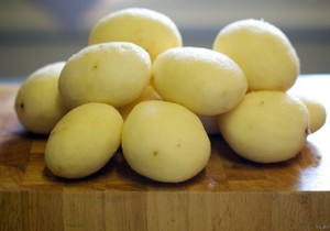 IQF Frozen Potato Cubes Slices & Chunks Premium <b>Vegetable</b> for Food Processing From Vietnam - Product Image 1