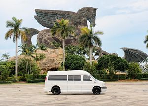 Excellent rapport qualité-prix, véhicule d'occasion 2013 GMC Savana G2500 Explorer Conversion Van, prêt à être expédié - Product Image 3