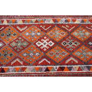 Alfombra Turca de 2.6x11.9 pies, Alfombra Vintage, Alfombra de Lana con Diseño Floral Rojo Anaranjado - Product Image 4