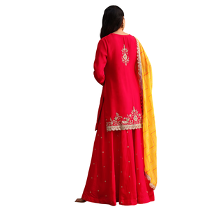 Vente en gros de vêtements ethniques Zari rouge travail Kurta Palazzo costume avec organza Dupatta vêtements en gros pour femmes OEM fournisseur d'usine tenue personnalisée - Product Image 5