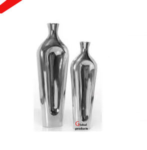 Ensemble de 2 vases à fleurs en acier inoxydable argenté au look classique pour maison d'hôtel - Product Image 1