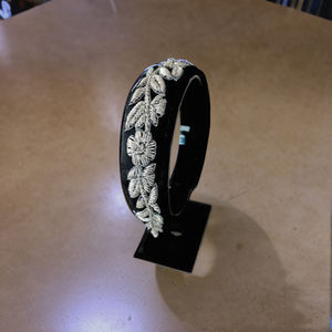 Serre-tête en velours brodé et perlé fait main, léger, durable, parfaitement façonné, motif floral de luxe, personnalisable, tendance - Product Image 5