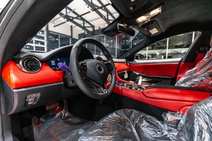 IMPRESIONANTE SEDÁN HÍBRIDO KA-R-MA 2025, ASISTENCIA AUTOMÁTICA DE CONDUCCIÓN KAR-PILOT, INTERIOR REBEL LAVA, MOTOR AUTOMÁTICO - Product Image 5