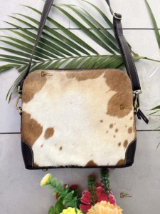 กระเป๋าถือหนังวัวขนสัตว์สไตล์โบฮีเมียนสำหรับผู้หญิงทำด้วยมือดีไซน์ใหม่มีซิปปิดพู่ตกแต่งขายดี - Product Image 3