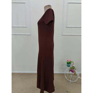 Vestido de viscosa para mujer con cuello redondo, manga corta y detalle de abertura profunda, 34541 - Borgoña - Product Image 5