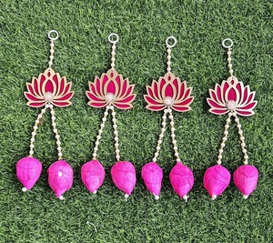 Tentures Lotus en bois pour décoration Temple & Mandir Décor Pooja Décorations de chambre Ensemble de toile de fond de mariage (lot de 4) - Product Image 1