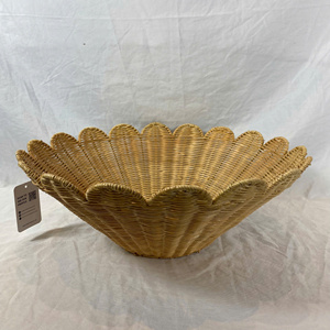 Plateau en osier décoratif en rotin à bord festonné pour fruits et collations Décoration de table à manger fabriquée au Vietnam - Product Image 2