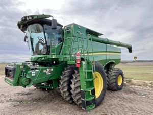 รถแทรกเตอร์สำหรับทำการเกษตร ยี่ห้อ John Deere รุ่น X9 1100 ใช้แล้ว สภาพดี สำหรับเก็บเกี่ยวข้าวโพด ข้าวสาลี ข้าวสาร จากอเมริกา มีขาย - Product Image 5