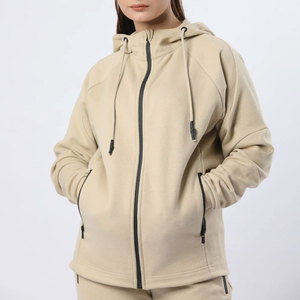 Chándal transpirable para mujer con logotipo personalizado al por mayor para ropa deportiva e informal traje de entrenamiento estampado para correr 2025 - Product Image 4