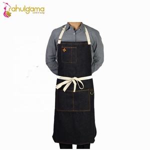 Linge de cuisine réglable Logo imprimé personnalisé Bavoir imperméable noir pur Tablier de nettoyage sans manches en polyester et coton - Product Image 5