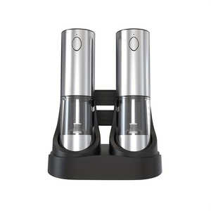 Juego de 3 Molinillos Eléctricos de Alimentos de Acero Inoxidable con Luz LED y Base de Carga Tipo C para Moler Sal y Pimienta - Product Image 1