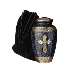 Urne de crémation en laiton pour adultes croix et fleurs gravées fournitures de maison funéraire urne en laiton pour cendres humaines - Product Image 2