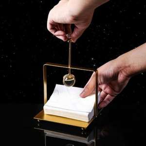 Elegante soporte de pañuelos de metal de primera calidad con detalles únicos e ideal para temas de decoración rústica, vintage o industrial - Product Image 6