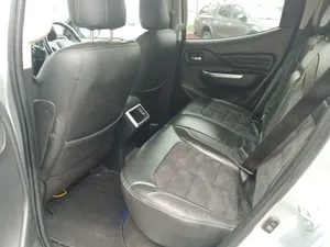 Usado LHD/RHD 2020 MITSUBISHI L200 - Product Image 2