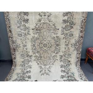 Tapis turc vintage écologique 5,6x8,9 pi (172x270 cm) en laine verte patchwork avec envers en latex - Product Image 2