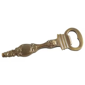 Abridor de Botellas de Hierro Personalizable, Ecológico y Moderno con Acabado Brillante para Bodas y Fiestas - Product Image 2