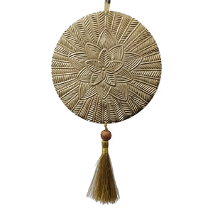 AK Laiton Attrayant Feuille Conception En Métal De Noël Décor Suspendu Lot De 2 Avec Finition Dorée Pour Ornements D'arbre/Décor De Noël - Product Image 4