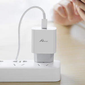 Profitez de 1 YTC-08 PD 30W Type-C Adaptateur réseau Chargeurs et adaptateurs haute puissance Produit Chargeur portable - Product Image 3