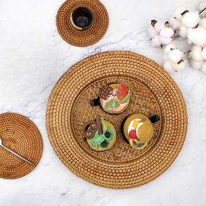 Platos y cargador de bambú de ratán natural, bandejas tejidas de estilo floral hechas a mano, alfombrilla para taza de café resistente al calor de Vietnam - Product Image 3