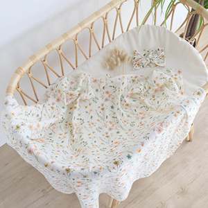 Ensemble de 4 pièces, couverture en mousseline 100% biologique, ensemble de lange floral avec chapeau assorti, nœud, annonce de naissance en bois, écologique, 200TC - Product Image 3