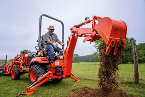 Tractor de ruedas Kubota La340 con cargador frontal y retroexcavadora, color naranja - Product Image 4