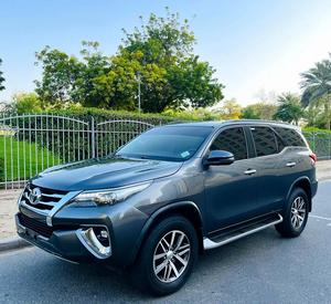 Toyota Fortuner VXR Nueva/Usada, TRANSMISIÓN AUTOMÁTICA, Color Negro, Euro6d - Product Image 2