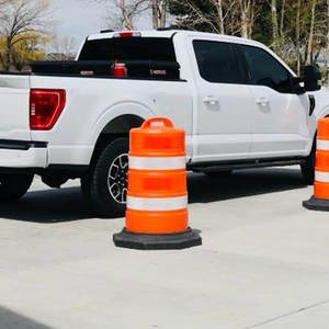 Tambours de baril de chaussée pour le trafic rempli d'eau seau Anti-collision baril de trafic PE Barricade barrières routières - Product Image 2