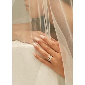 Bague en diamant naturel Elizabeth avec émeraude, collection de bagues élégantes en diamant - Product Image 2