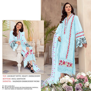 Traje inferior estampado Semi Lawn de algodón puro con parches bordados exclusivos Vestido de fiesta pakistaní para adultos Venta en línea - Product Image 2