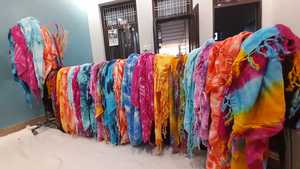 Venta caliente 100% Rayon Rainbow Tie Dye Beach Dress Personalizable Azo-Free OEM Diseño Estampado Patrón Sarong Bufanda Sujetador Calzoncillos Estilos - Product Image 4