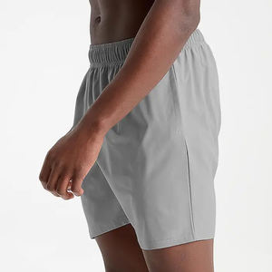 2024 pantalones cortos de gimnasio de secado rápido para hombre con bolsillos logotipo personalizado pantalones cortos transpirables para correr patrón sólido servicio OEM - Product Image 2