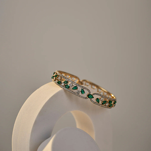 Pulsera de Oro Amarillo de 18K de Lujo con Esmeraldas y Diamantes para Mujer, Brazalete Abierto con Esmeralda de Corte Pera, Joyería Fina para Bodas y Fiestas - Product Image 3