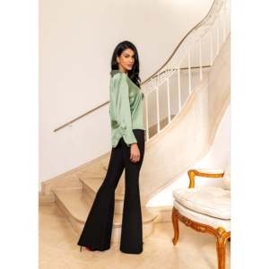 Chemise décontractée à manches longues boutonnée avec logo sur le devant - Product Image 3