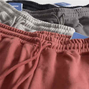 Short en jean pour homme OEM ODM personnalisé déchiré bord brut usine marque privée vente en gros streetwear décontracté vêtements de mode d'été - Product Image 2