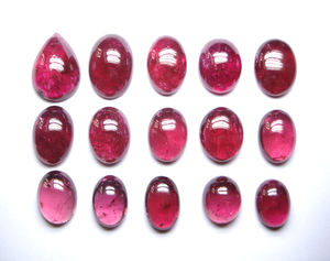 Pierres précieuses naturelles de tourmaline rose de haute qualité Forme mixte Taille calibrée Pierres précieuses cabochon de tourmaline lisse précieuse - Product Image 1